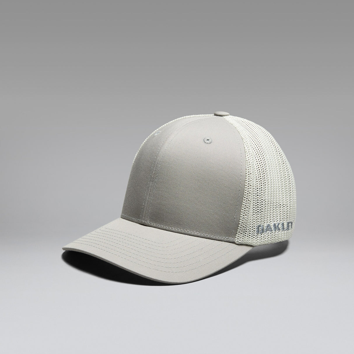 Oakley Golf Cresting Trucker Hat-1