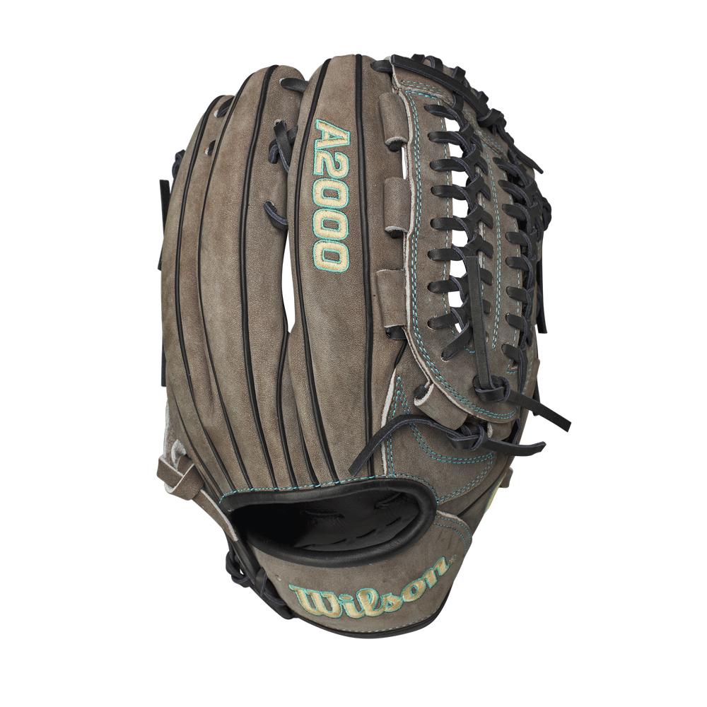 Wilson A2000 D33 11.75" January 2023 Glove of the Month Infield/Pitcher Baseball Glove Baseball Gloves & Mitts All