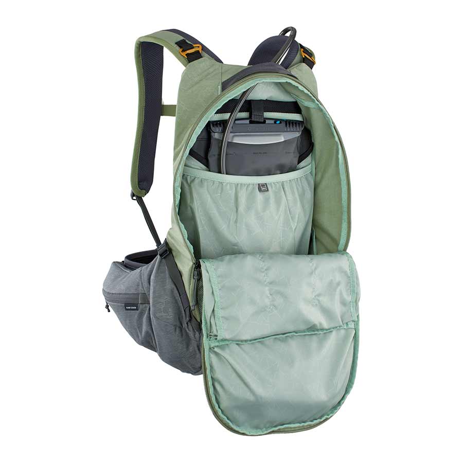 EVOC Trail Pro 16 Protector Backpack-17