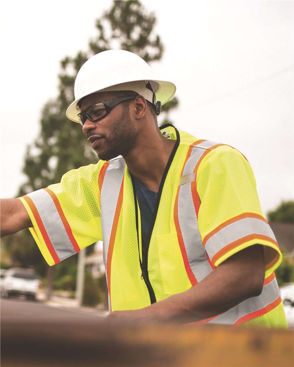 Kishigo Class 3 Mesh Zippered Vest Mens Apparel Jackets & Vests