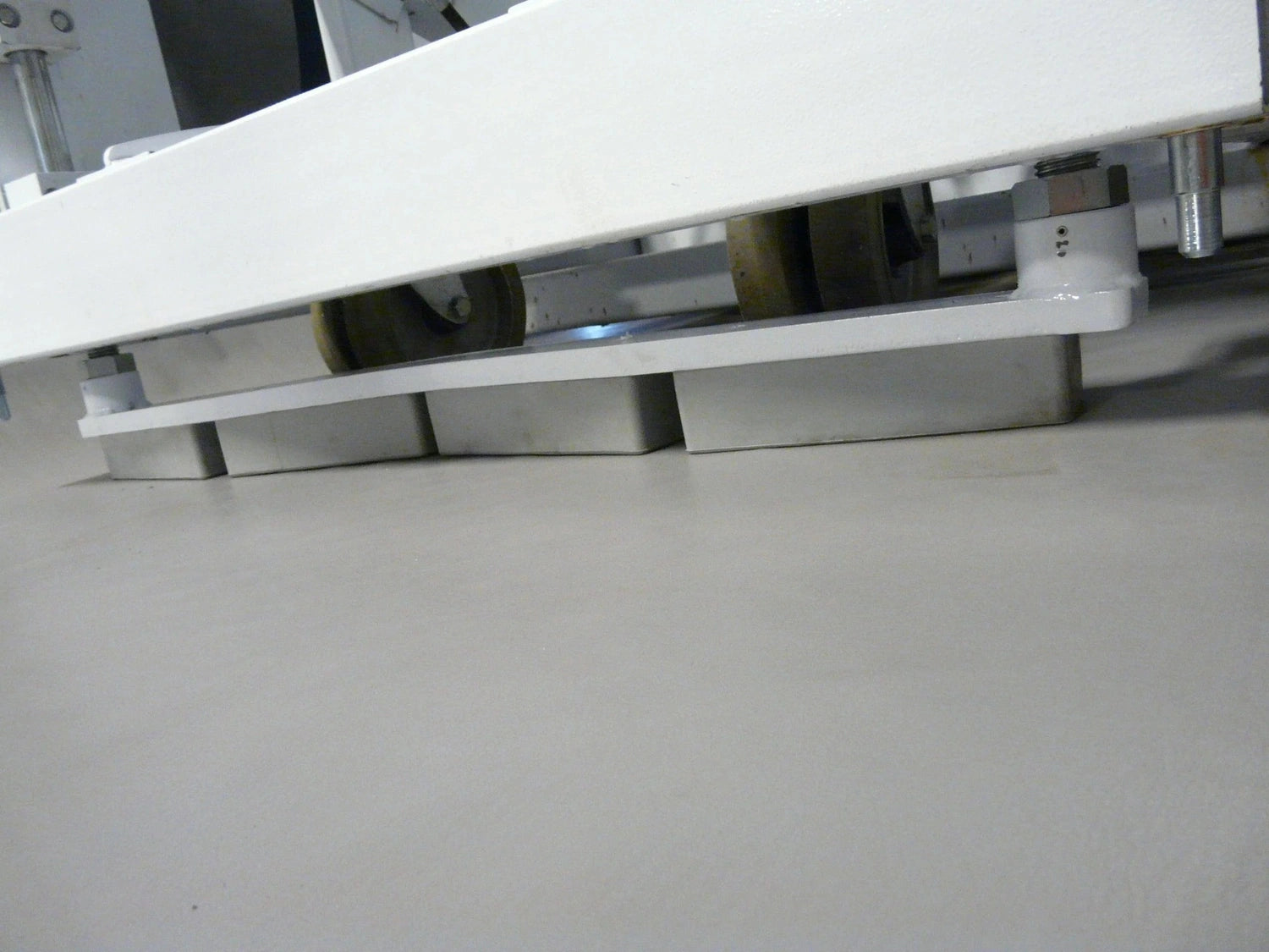 Bison T-REX® Americana Manual Portable Basketball System Basketball Equipment All