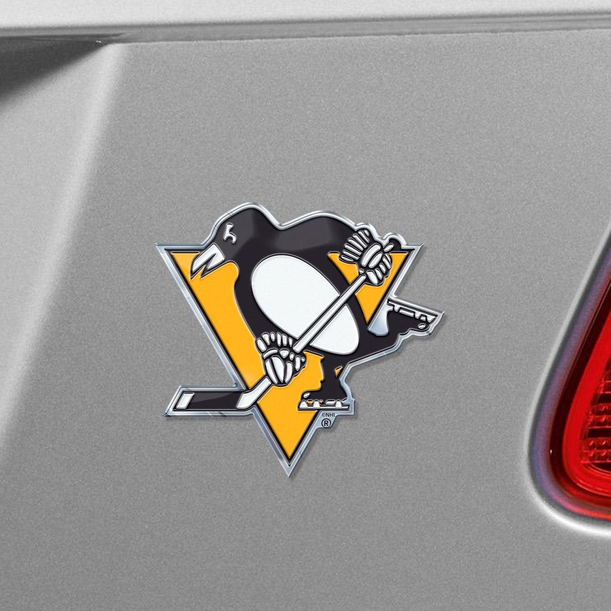 Fanmats Pittsburgh Penguins Heavy Duty Aluminum Embossed Color Emblem Fan Gear NHL Pittsburgh Penguins