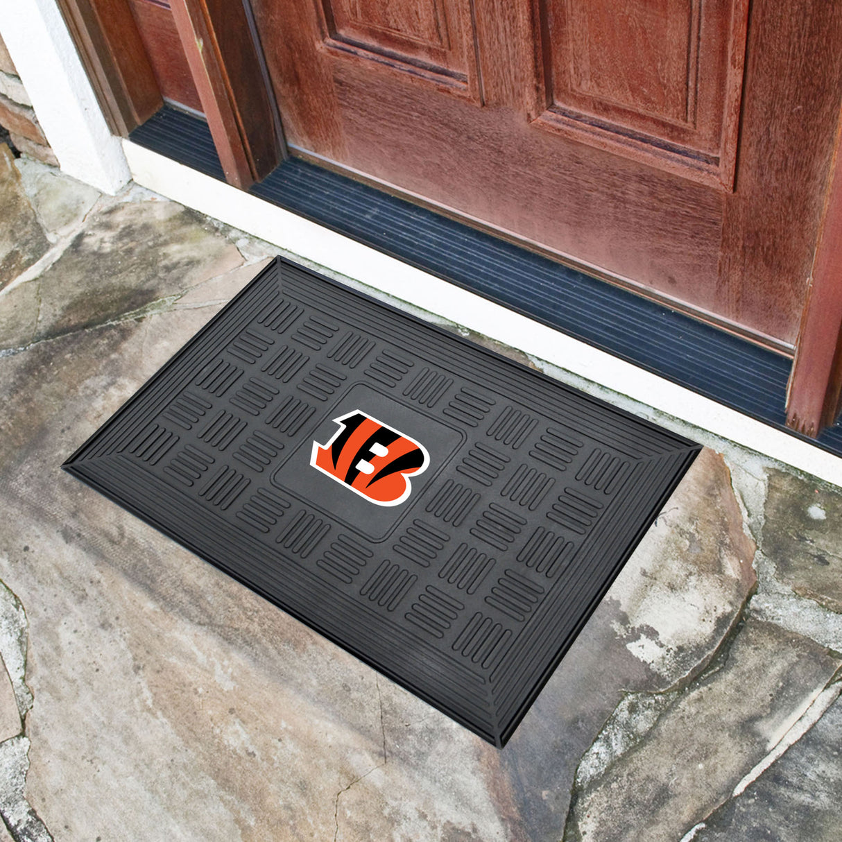 Fanmats Cincinnati Bengals Heavy Duty Vinyl Medallion Door Mat - 19.5" x 31" Fan Gear NFL Cincinnati Bengals