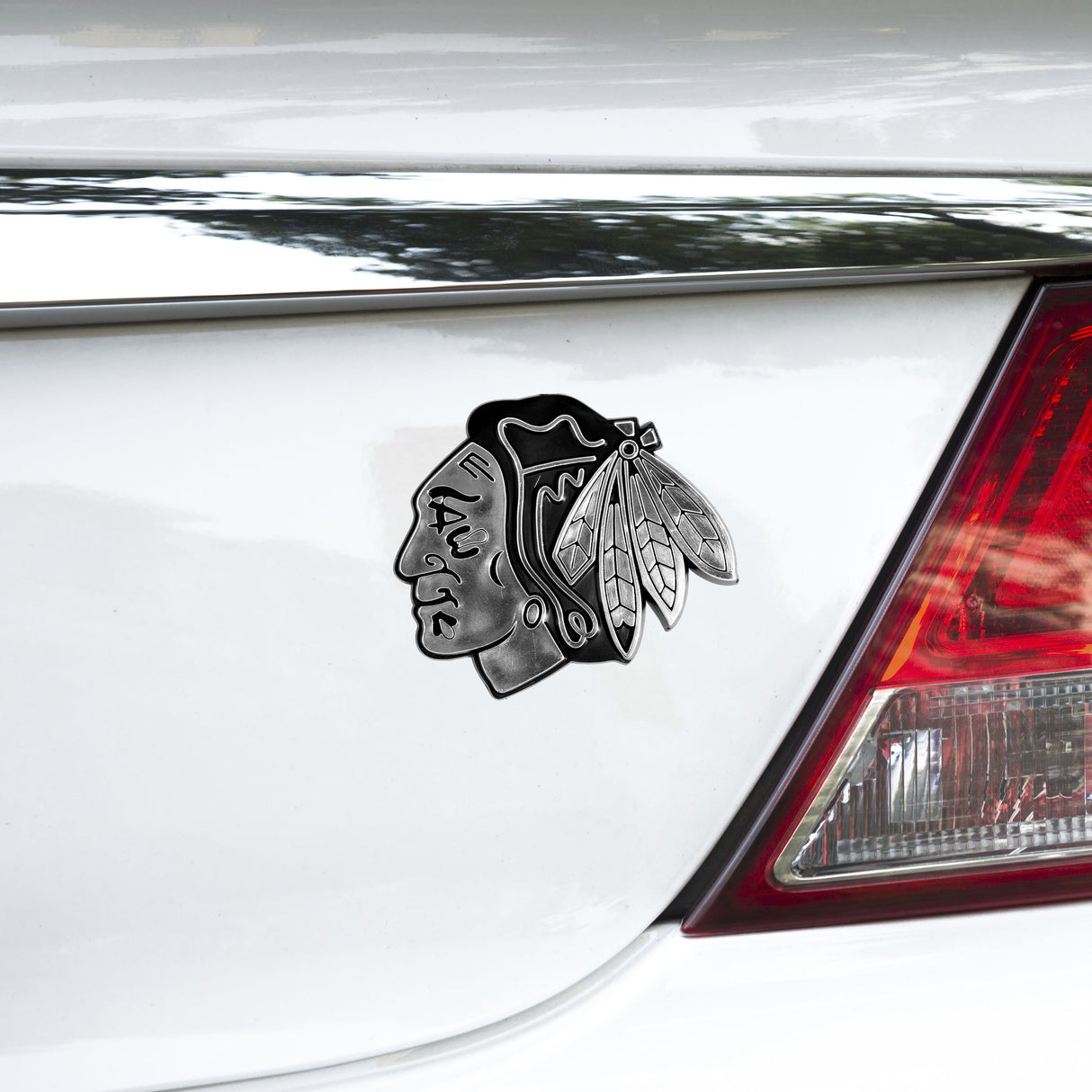 Fanmats Chicago Blackhawks Molded Chrome Plastic Emblem Fan Gear NHL Chicago Blackhawks