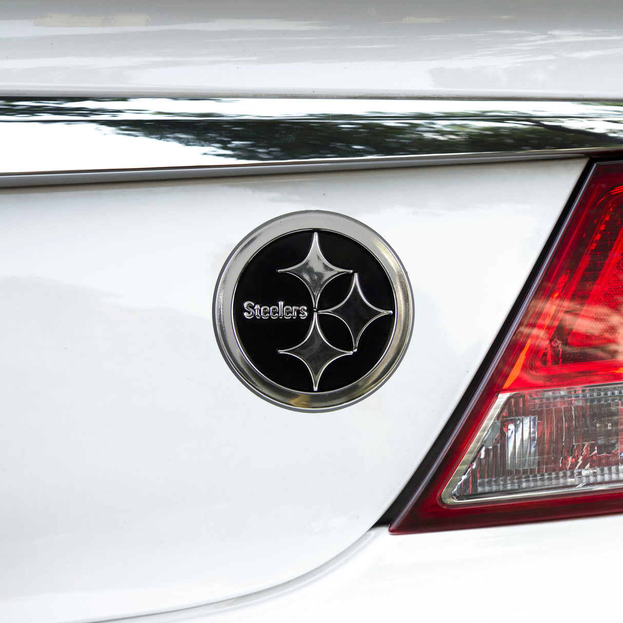 Fanmats Pittsburgh Steelers Molded Chrome Plastic Emblem Fan Gear NFL Pittsburgh Steelers