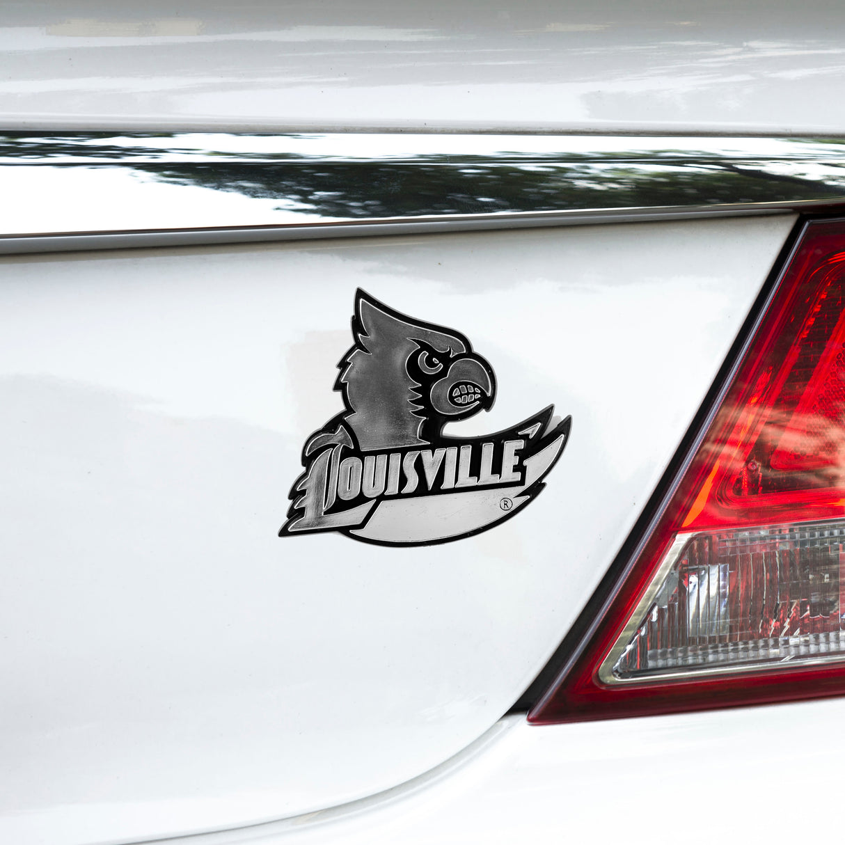 Fanmats Louisville Cardinals Molded Chrome Plastic Emblem Fan Gear NCAA Louisville Cardinals