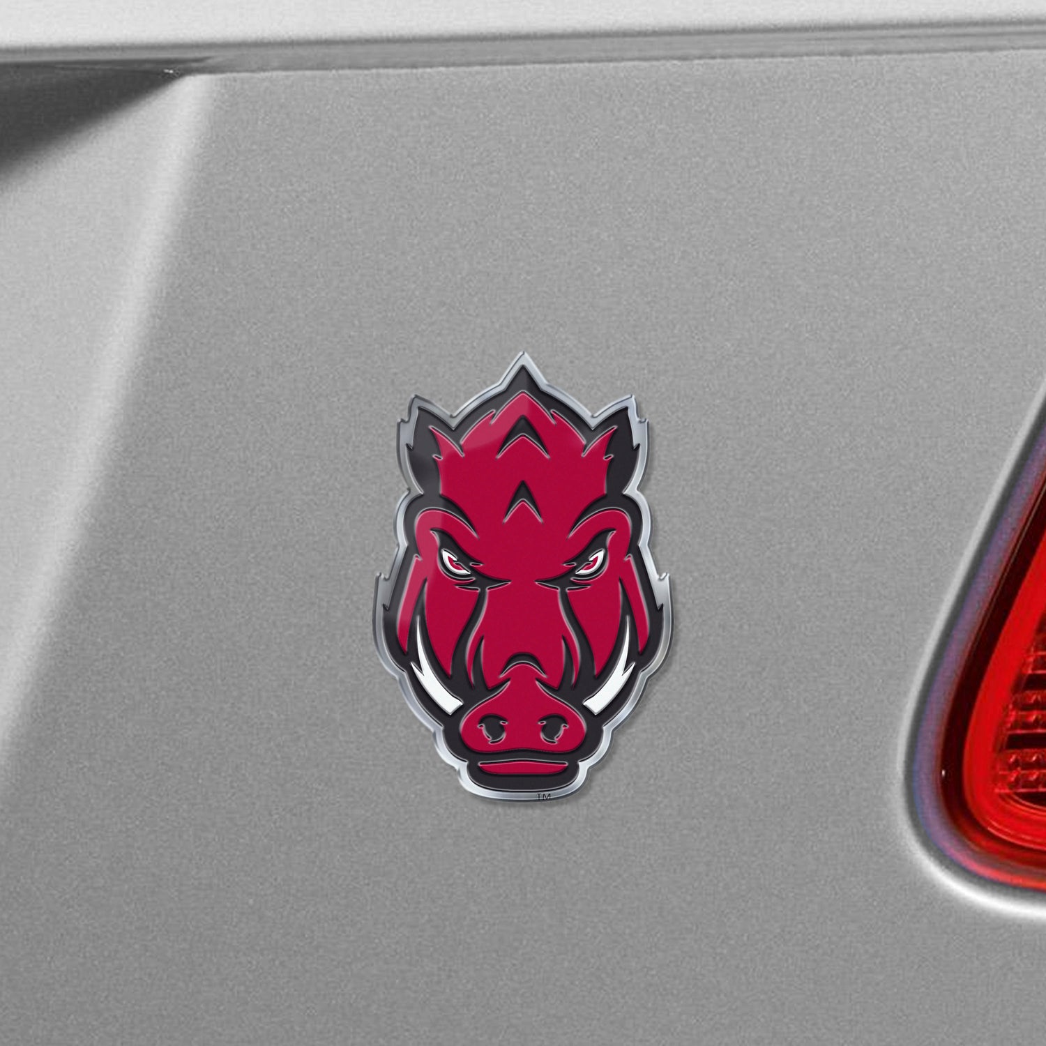 Fanmats Arkansas Razorbacks Heavy Duty Aluminum Embossed Color Emblem - Alternate Fan Gear NCAA Arkansas Razorbacks