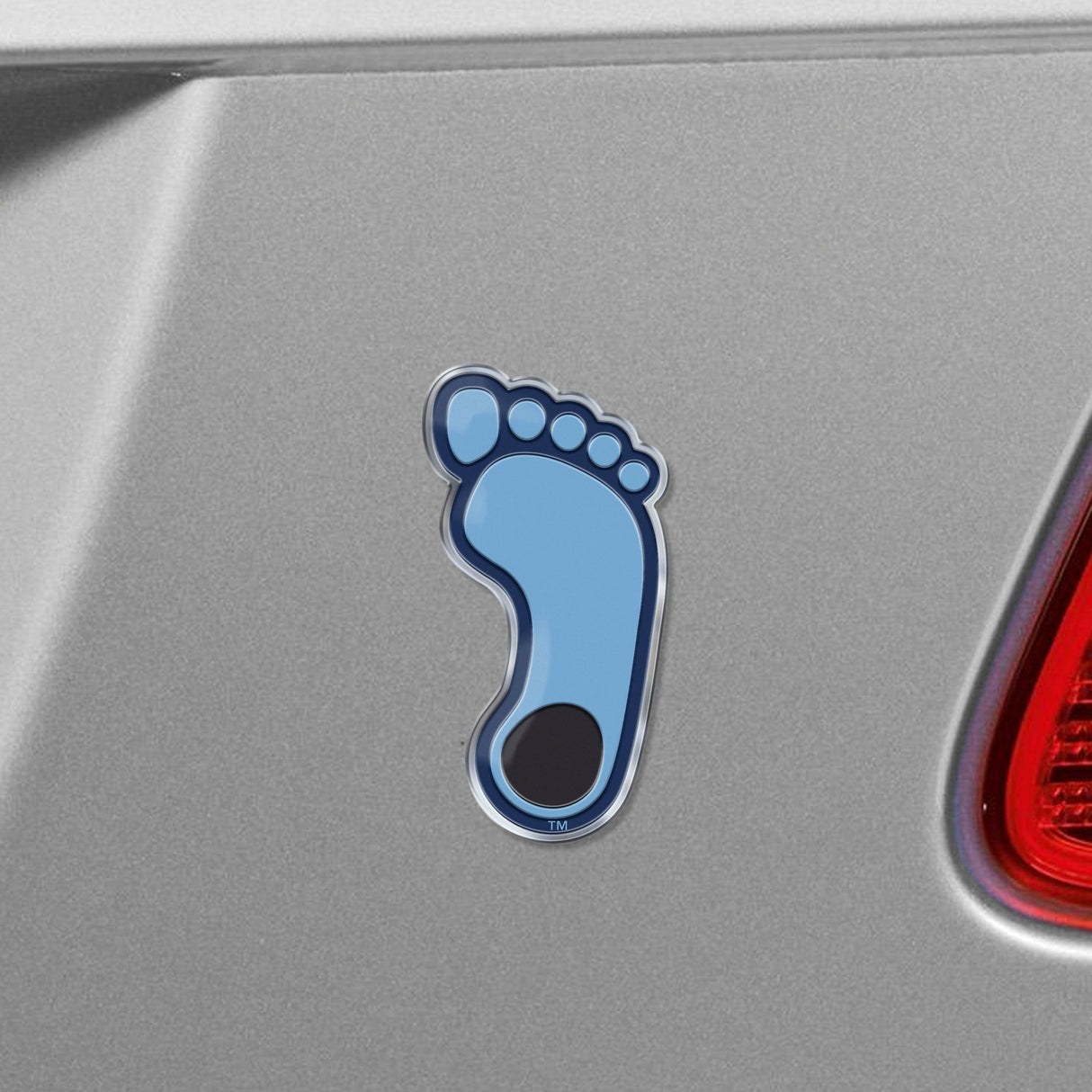 Fanmats North Carolina Tar Heels Heavy Duty Aluminum Embossed Color Emblem - Alternate Fan Gear NCAA North Carolina Tar Heels