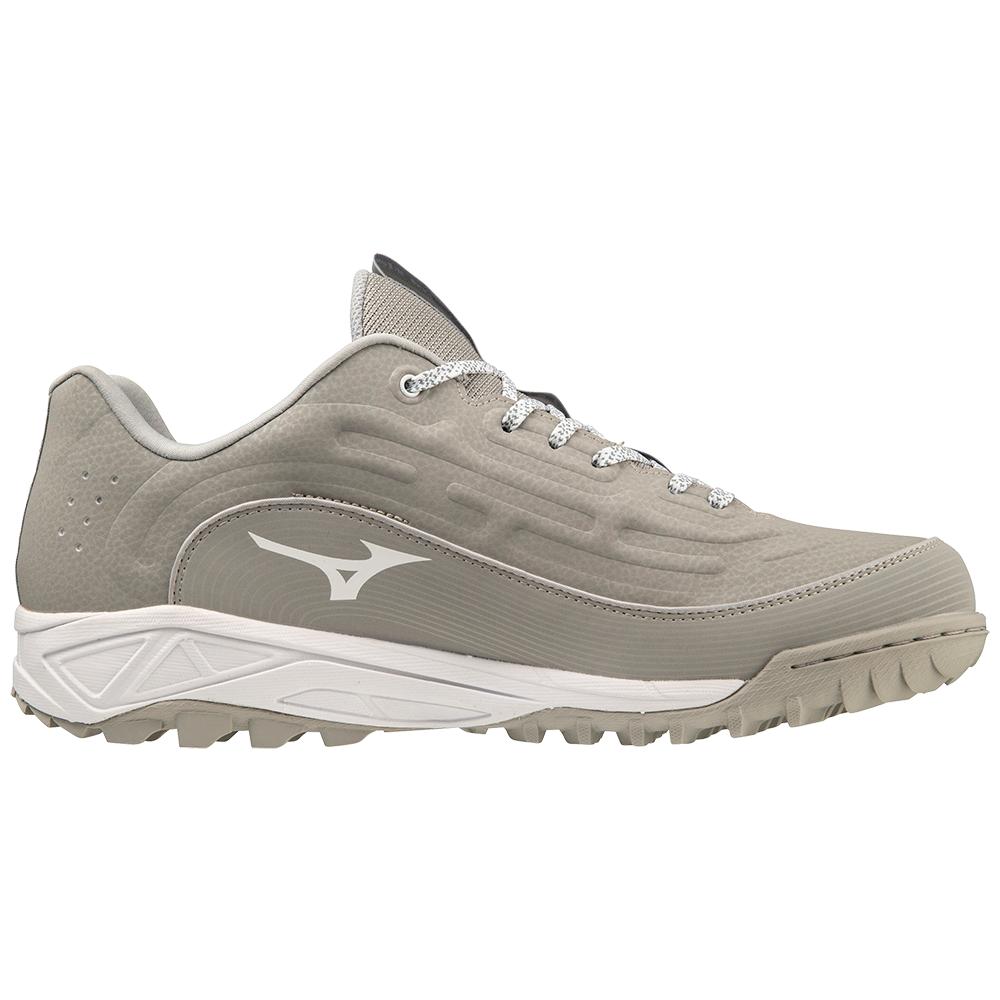 Mizuno Ambition 3 BB Low All Surface Baseball Footwear Adult