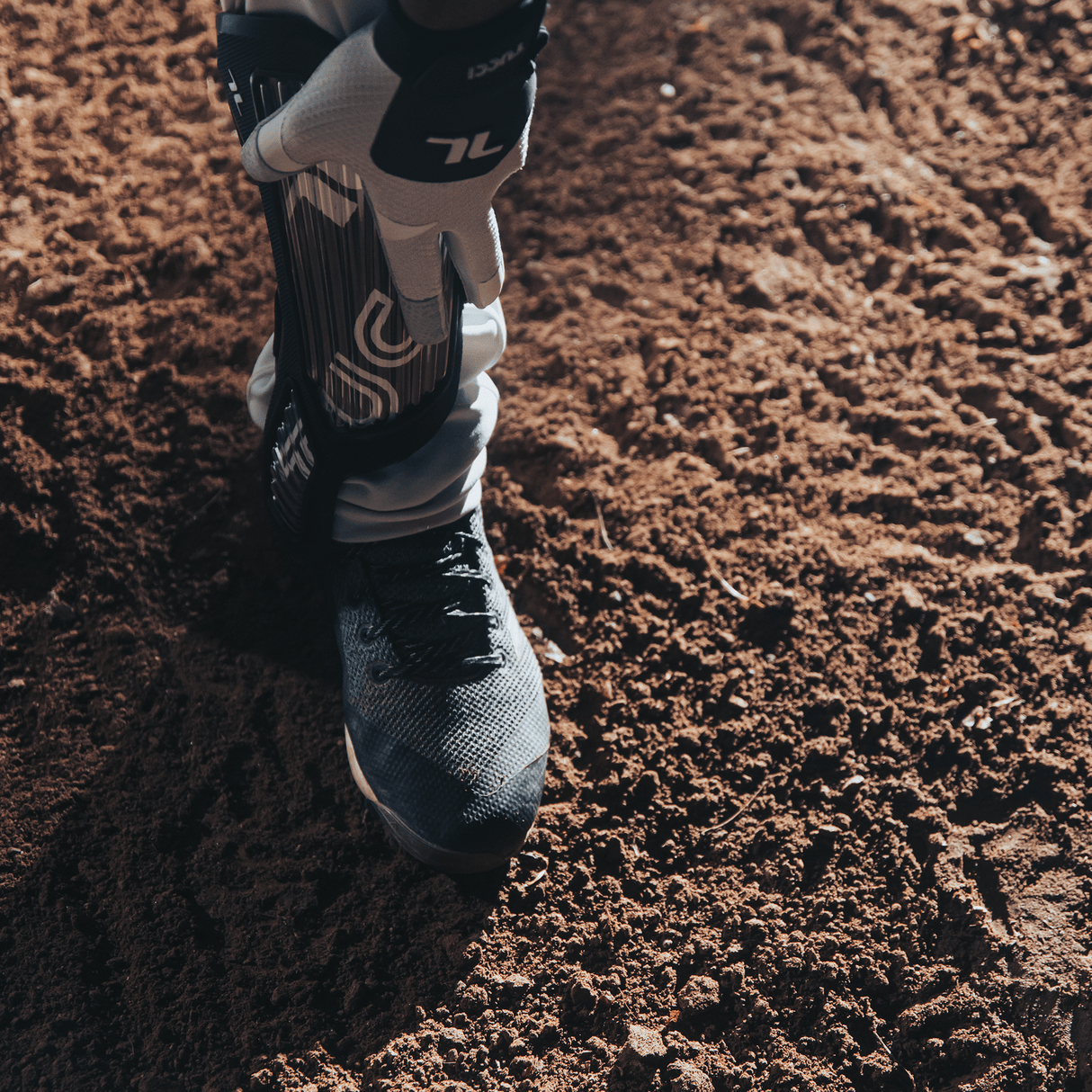 Tucci Verona Batter's Leg Guard Baseball Batter Accessories All