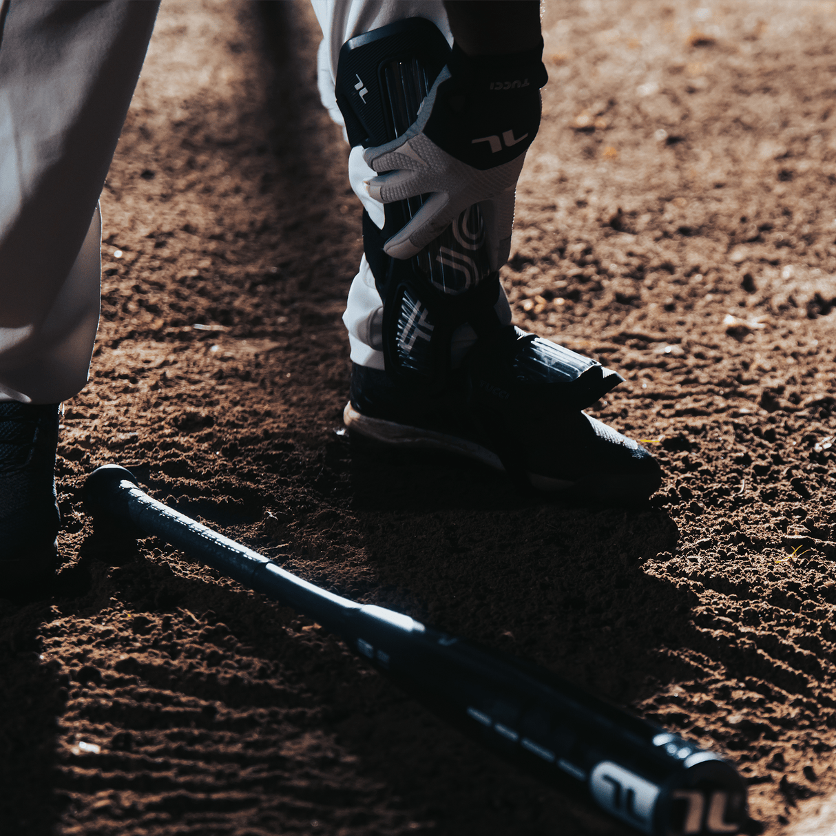 Tucci Verona Batter's Leg Guard Baseball Batter Accessories All