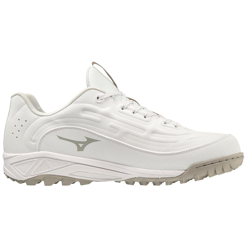 Mizuno Ambition 3 BB Low All Surface Baseball Footwear Adult