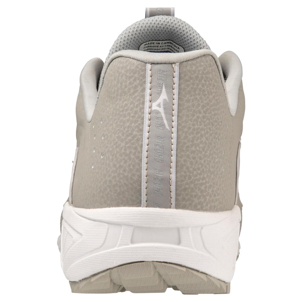 Mizuno Ambition 3 BB Low All Surface Baseball Footwear Adult