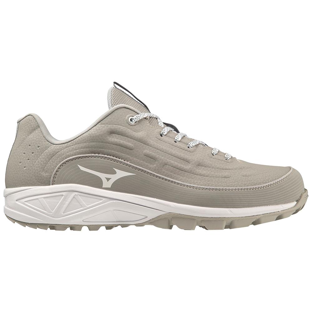 Mizuno Ambition 3 BB Low All Surface Baseball Footwear Adult