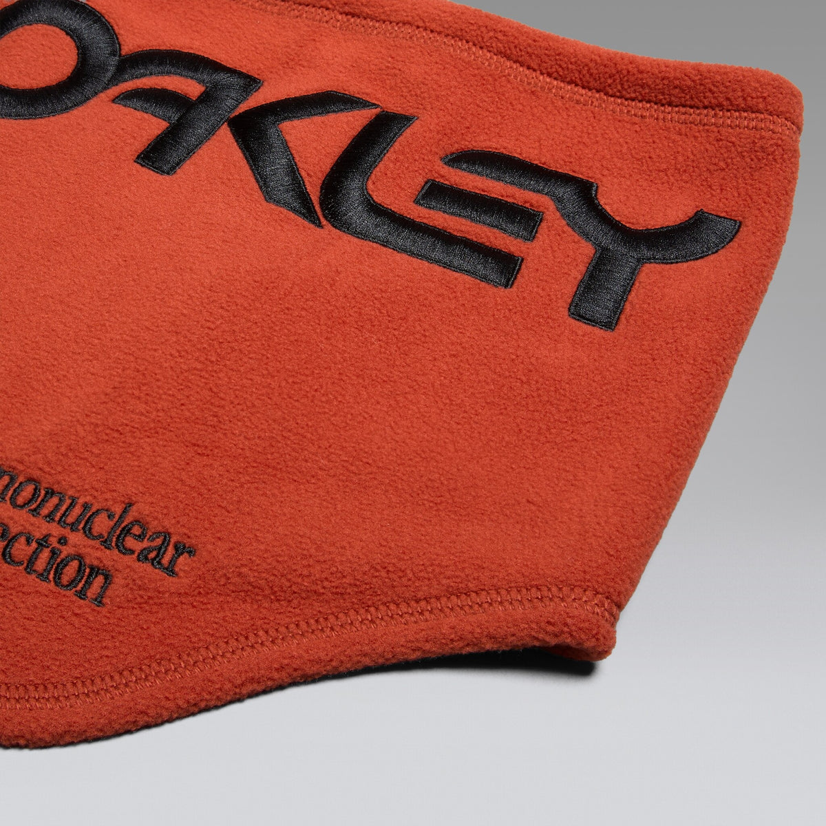 Oakley TNP Neck Gaiter-2