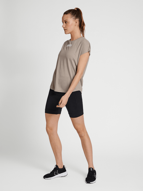 Hummel Women's Te Tola Loose T-Shirt Womens Apparel Shirts & Tops