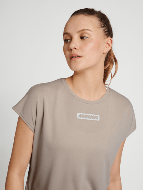 Hummel Women's Te Tola Loose T-Shirt Womens Apparel Shirts & Tops