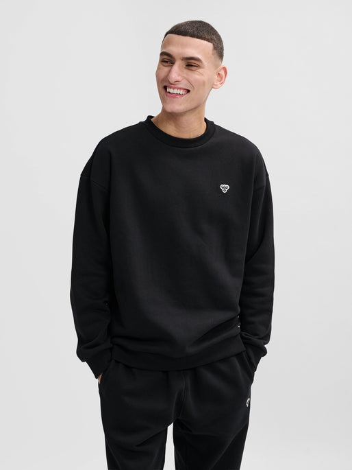 Hummel Men's Loose Crewneck Bee Sweatshirt Mens Apparel Sweatshirts & Fleece