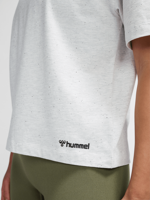 Hummel Women's Mt Ultra Boxy T-Shirt Womens Apparel Shirts & Tops