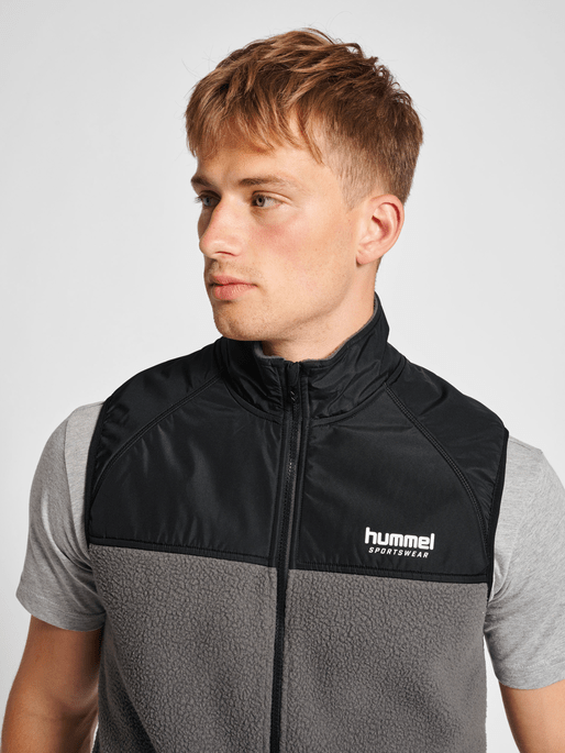 Hummel Men's LGC Charley Fleece Waistcoat Mens Apparel Jackets & Vests