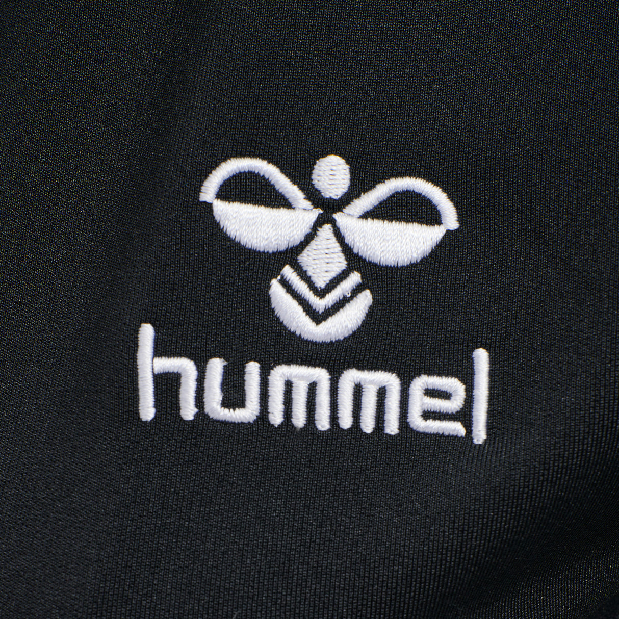 Hummel Women's Nelly 2.0 Zip Jacket Womens Apparel Sweatshirts & Fleece
