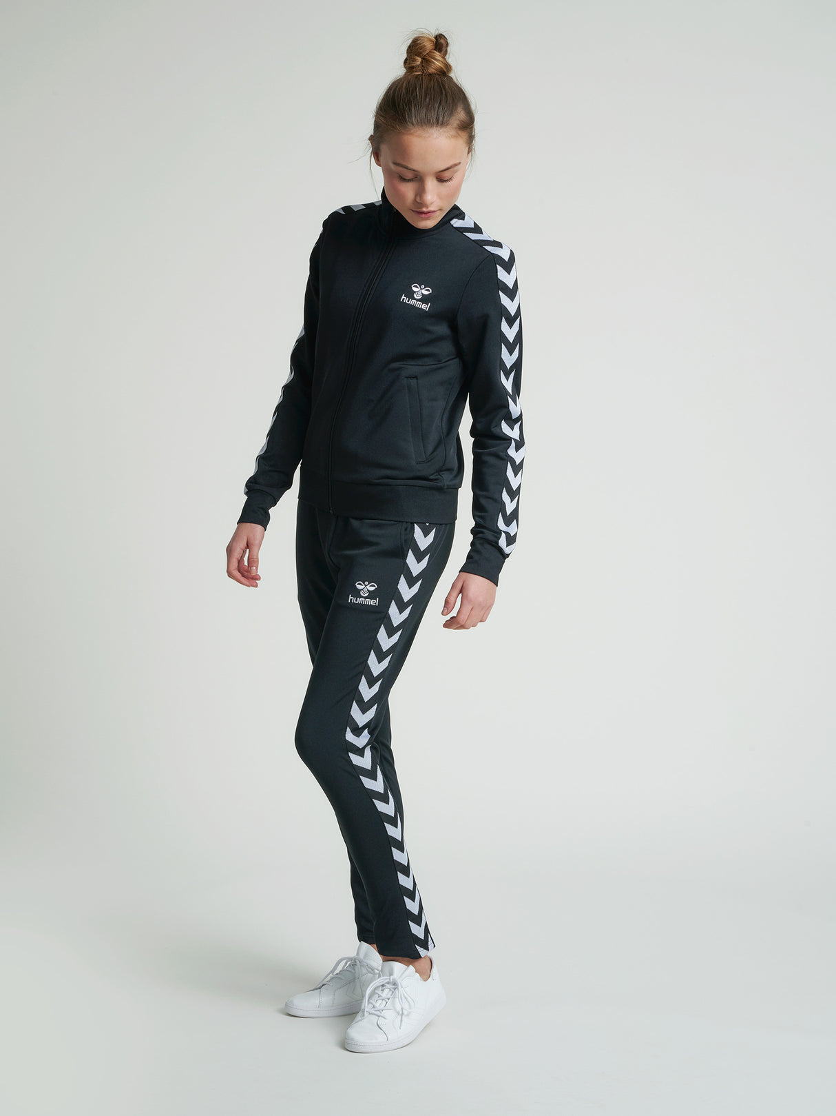 Hummel Women's Nelly 2.0 Zip Jacket Womens Apparel Sweatshirts & Fleece