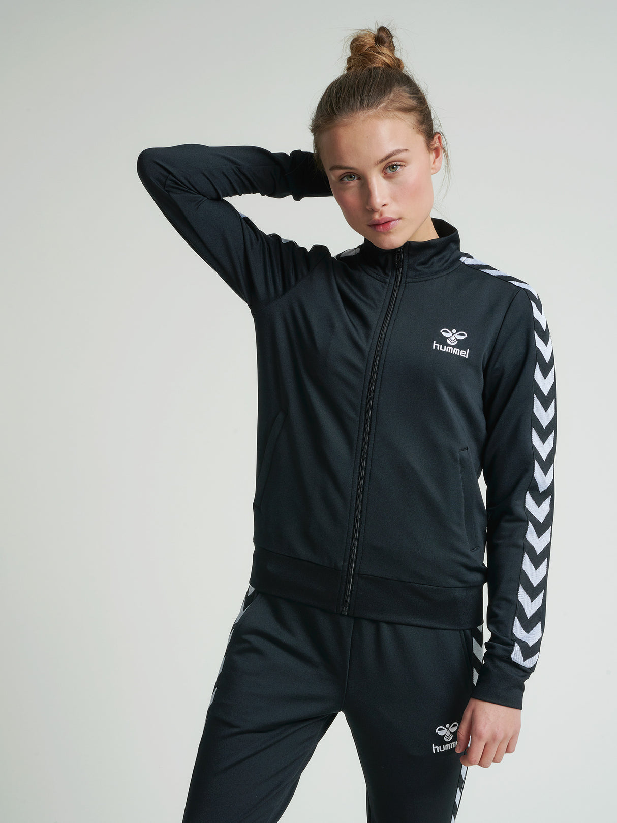 Hummel Women's Nelly 2.0 Zip Jacket Womens Apparel Sweatshirts & Fleece