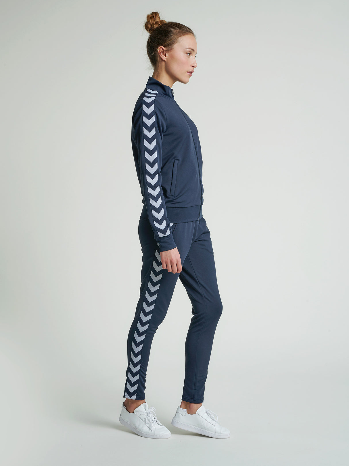 Hummel Women's Nelly 2.0 Zip Jacket Womens Apparel Sweatshirts & Fleece