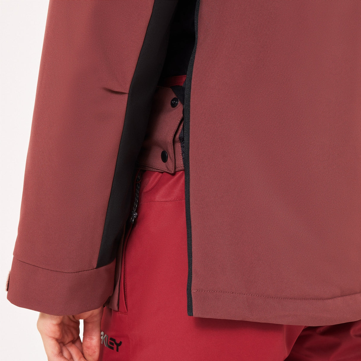 Oakley Women's TNP TBT Insulated Anorak Womens Apparel Jackets & Vests