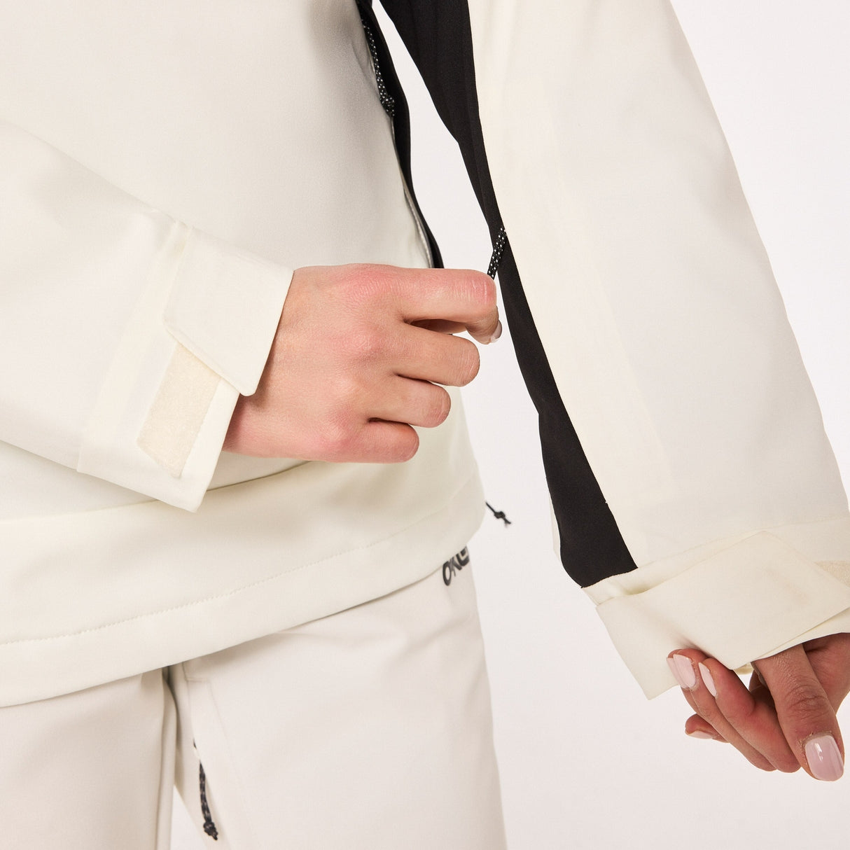 Oakley Women's TNP TBT Insulated Anorak Womens Apparel Jackets & Vests