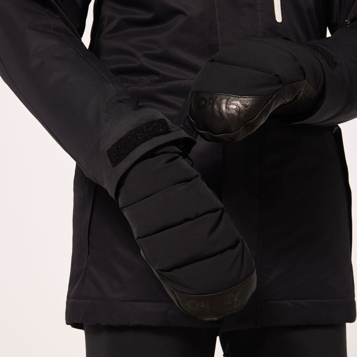 Oakley Women's TNP TBT Insulated Jacket Womens Apparel Jackets & Vests