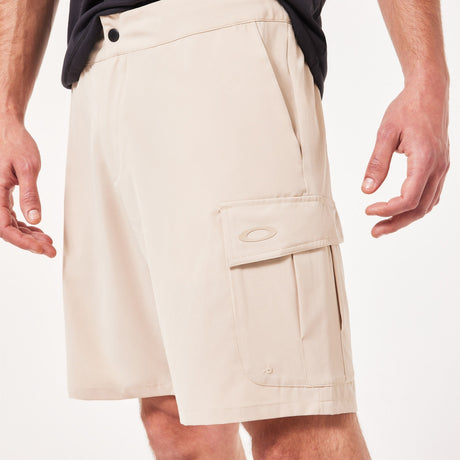 Oakley Men's Cape Cargo RC Hybrid 20'' Short Mens Apparel Shorts