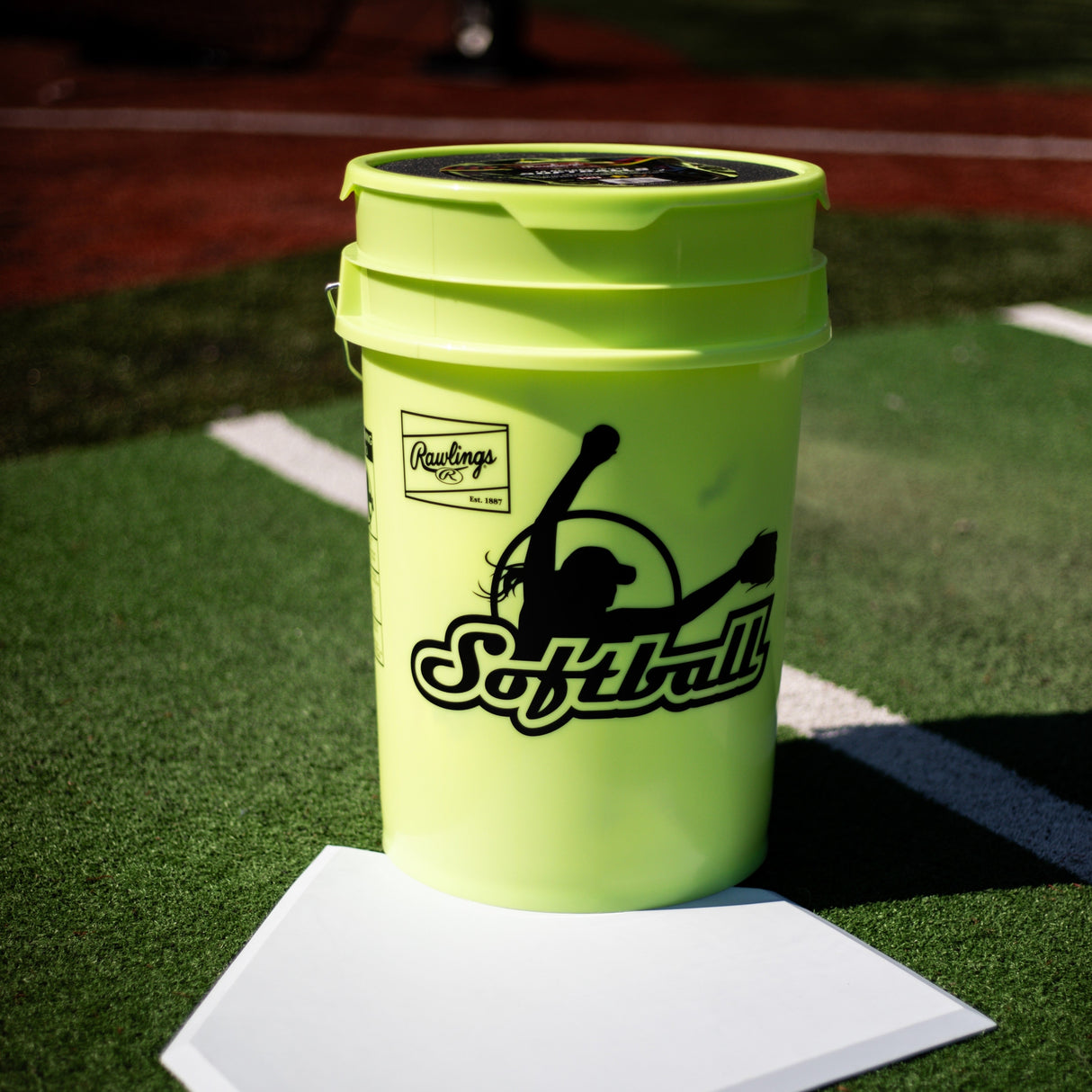 Rawlings 18 Fastpitch Softballs with 6 Gallon Practice Ball/Bucket Combo Softball Softballs All