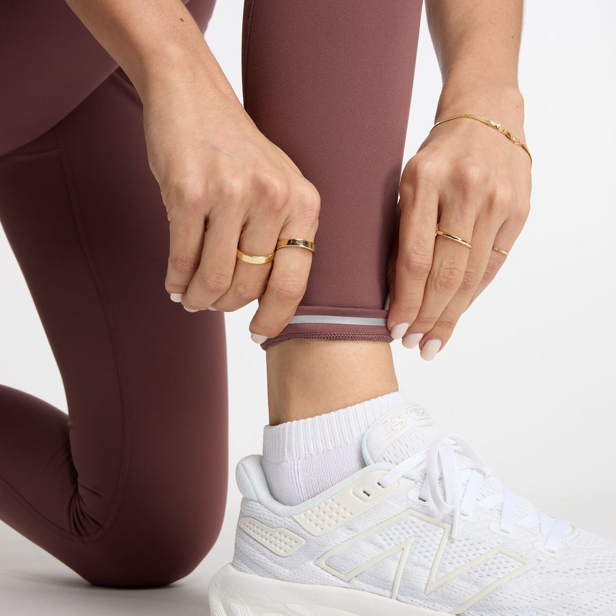 New Balance Women's Sleek High Rise Leggings 26-6