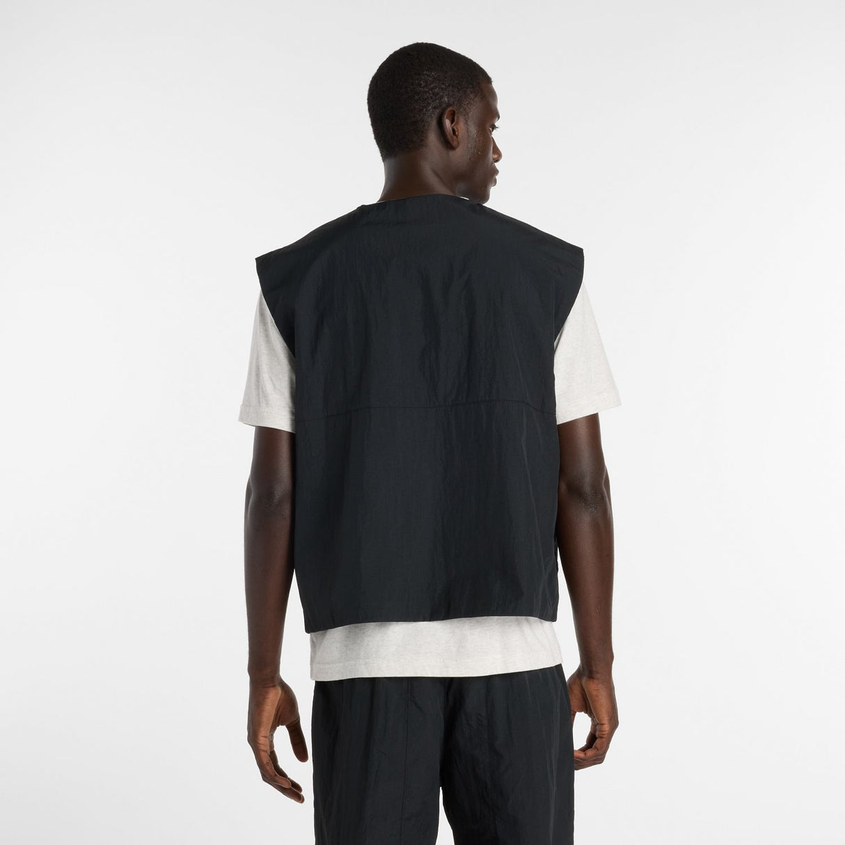 New Balance Men's Castlefield Woven Vest-4