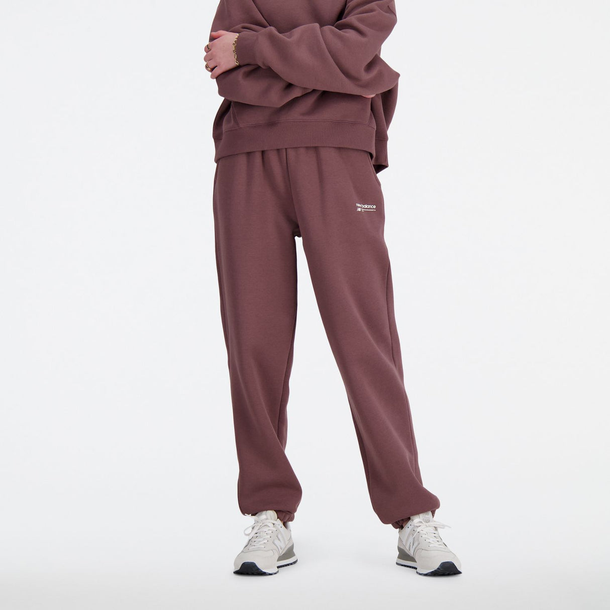 New Balance Women's Linear Heritage Brushed Back Fleece Sweatpants-2