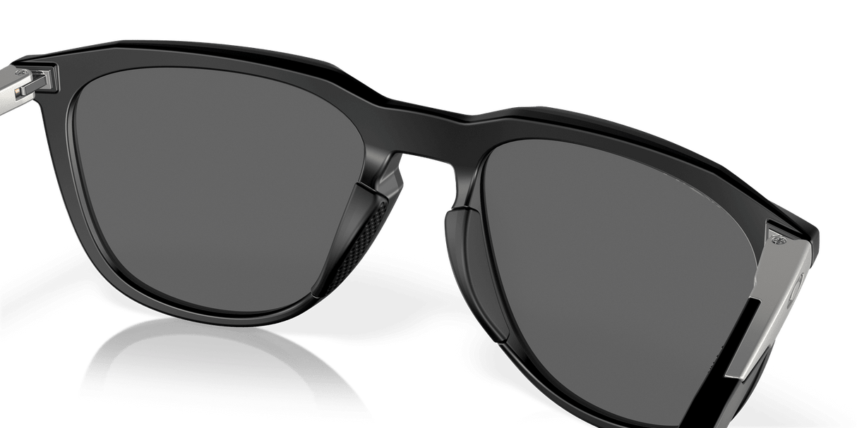 Oakley Thurso Sunglasses Unisex Accessories Sunglasses & Eyewear