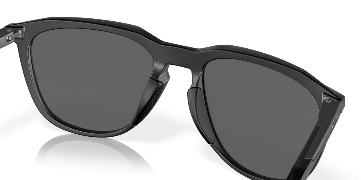 Oakley Thurso Sunglasses Unisex Accessories Sunglasses & Eyewear