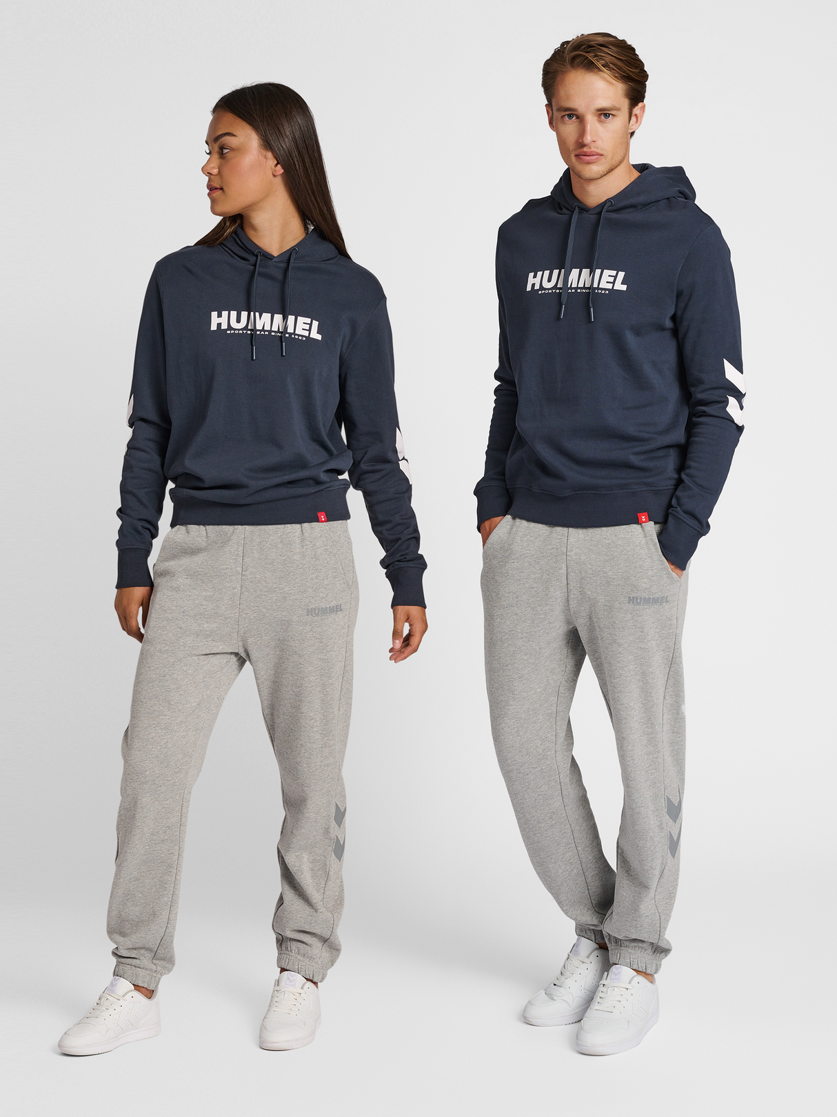 hummel Unisex Legacy Logo Hoodie-6