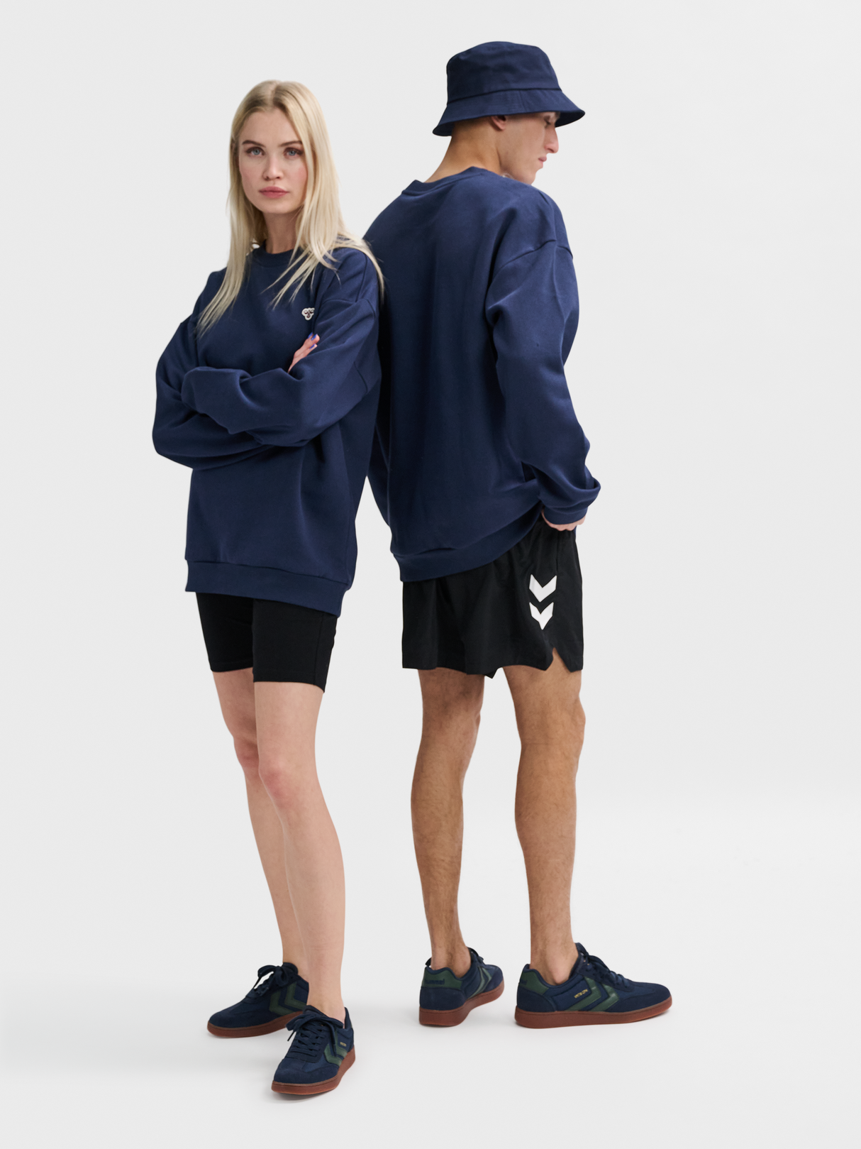 hummel Unisex Loose Crewneck Bee-5