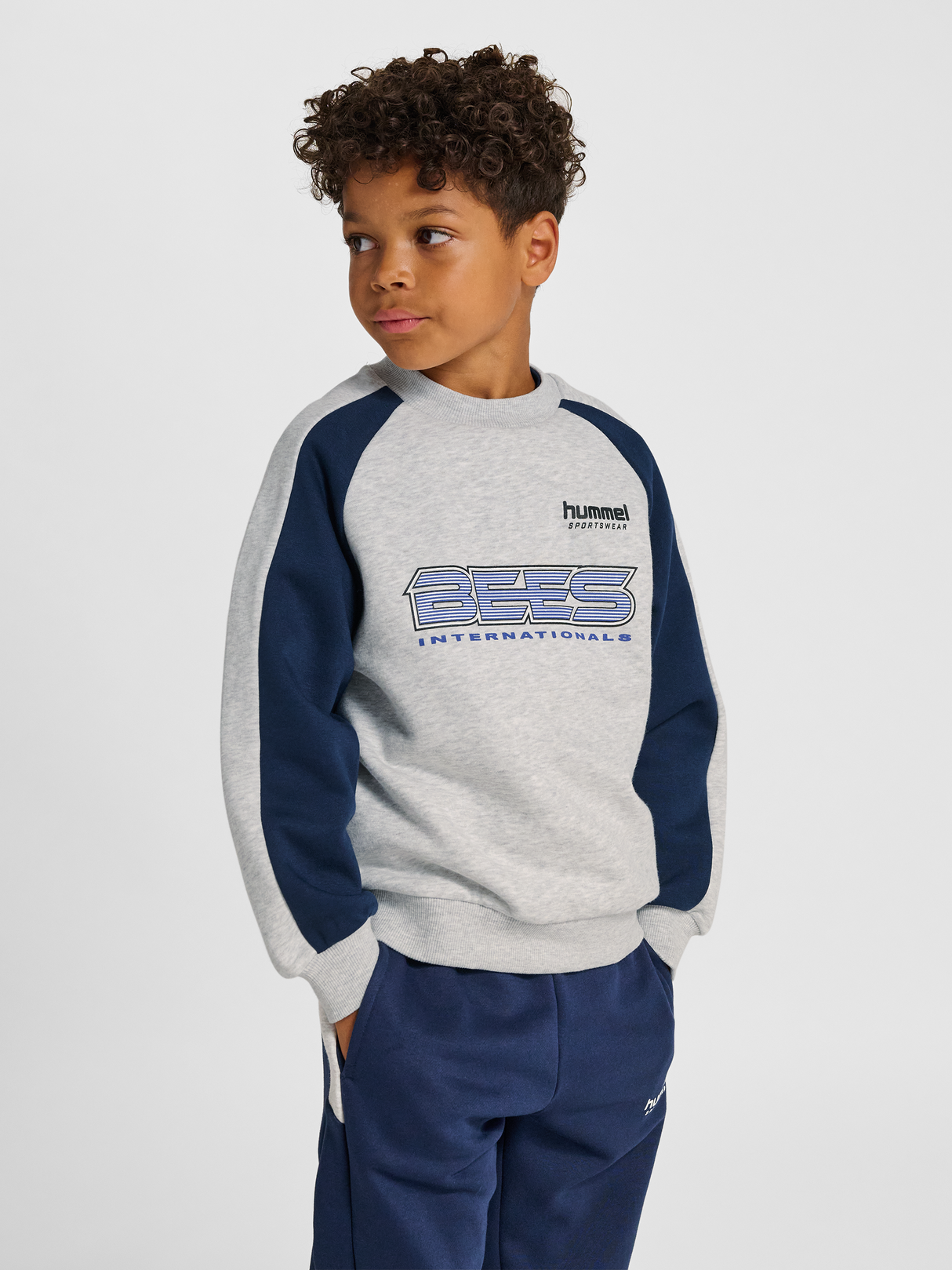 hummel Youth Oversized Iconic Crew Bees-5