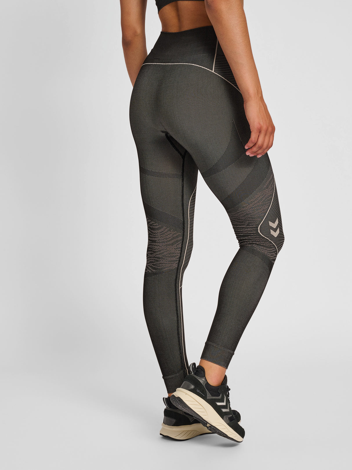 hummel Women's Mindful Training Mila Seamless Mid Waist Tight-6