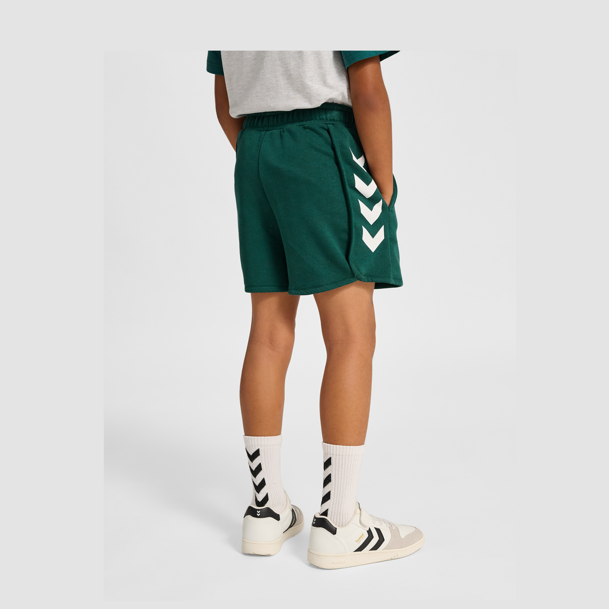 hummel Youth Loose Willy Shorts-4