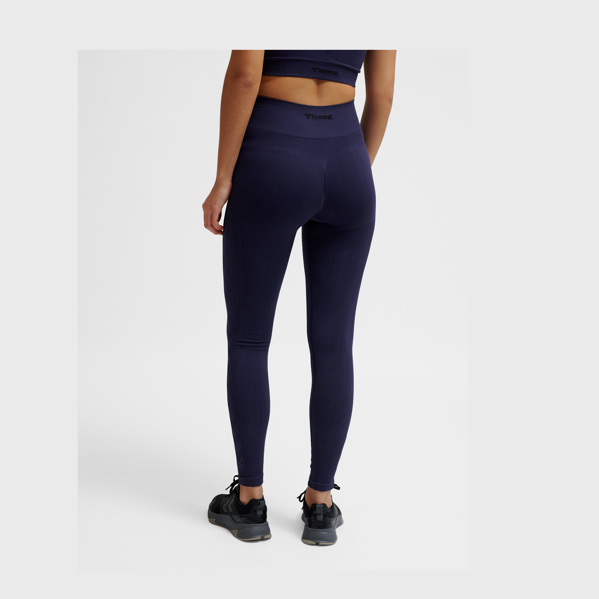hummel Women's Mindful Training Define Seamless Scrunch Tights-5