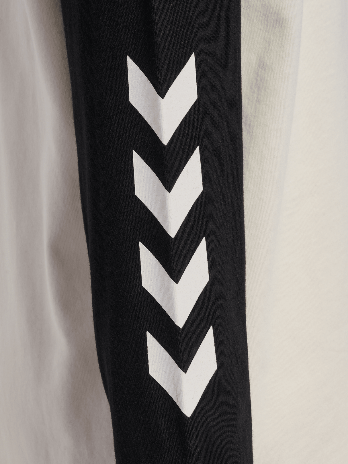 hummel Youth Logo Long Sleeve T-Shirt Noos-3