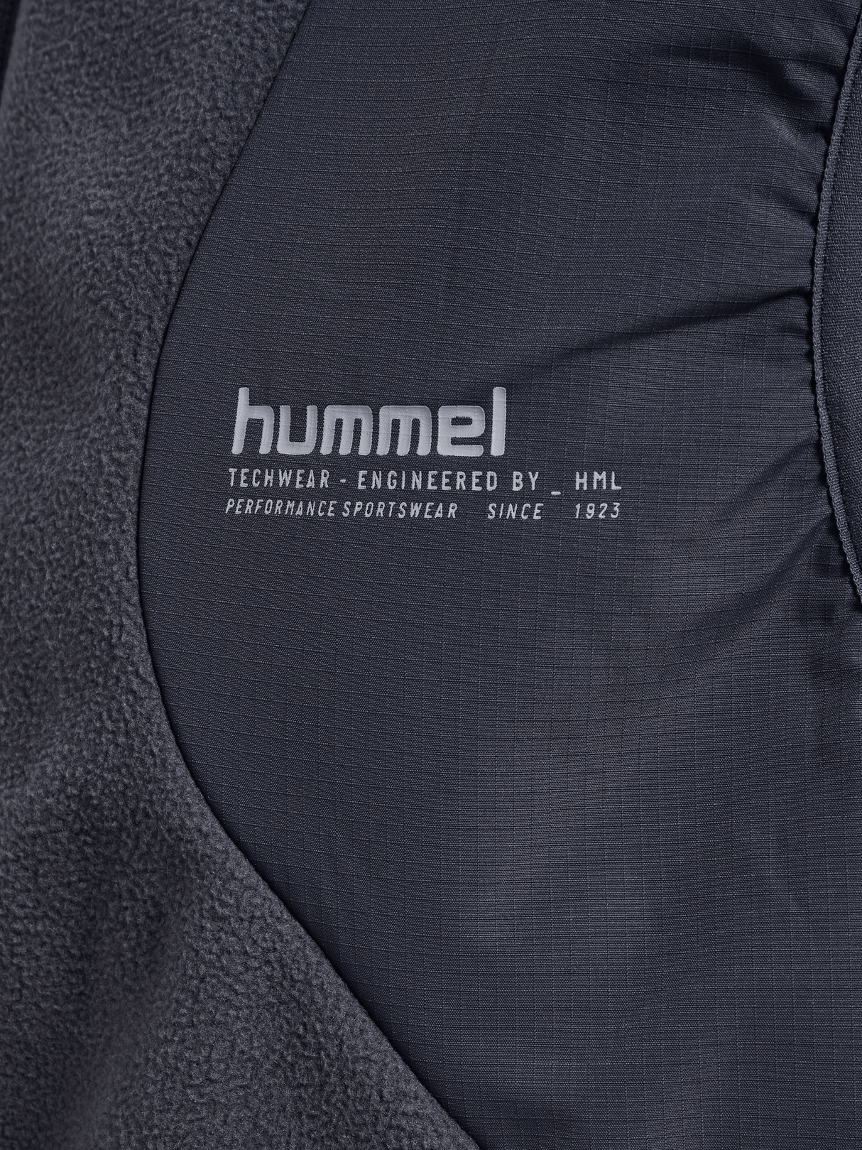 hummel Unisex Hybrid Fleece Vest-3