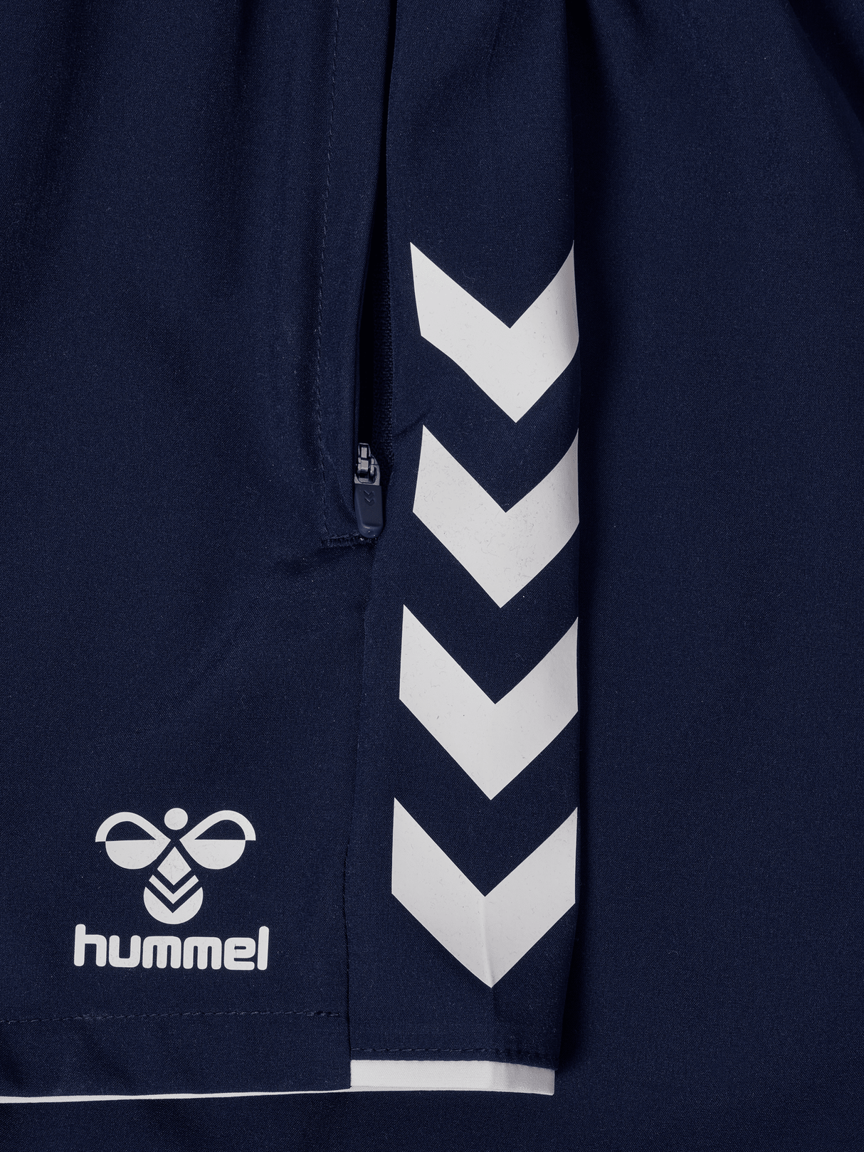hummel Youth Core 2.0 Woven Shorts-4