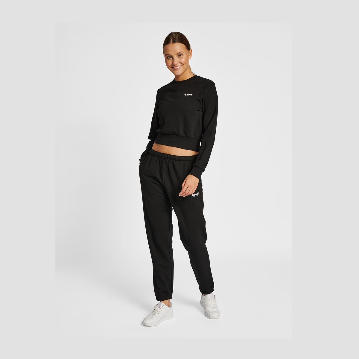 hummel Women's Legacy Shai Shorts Sweatshirt-4