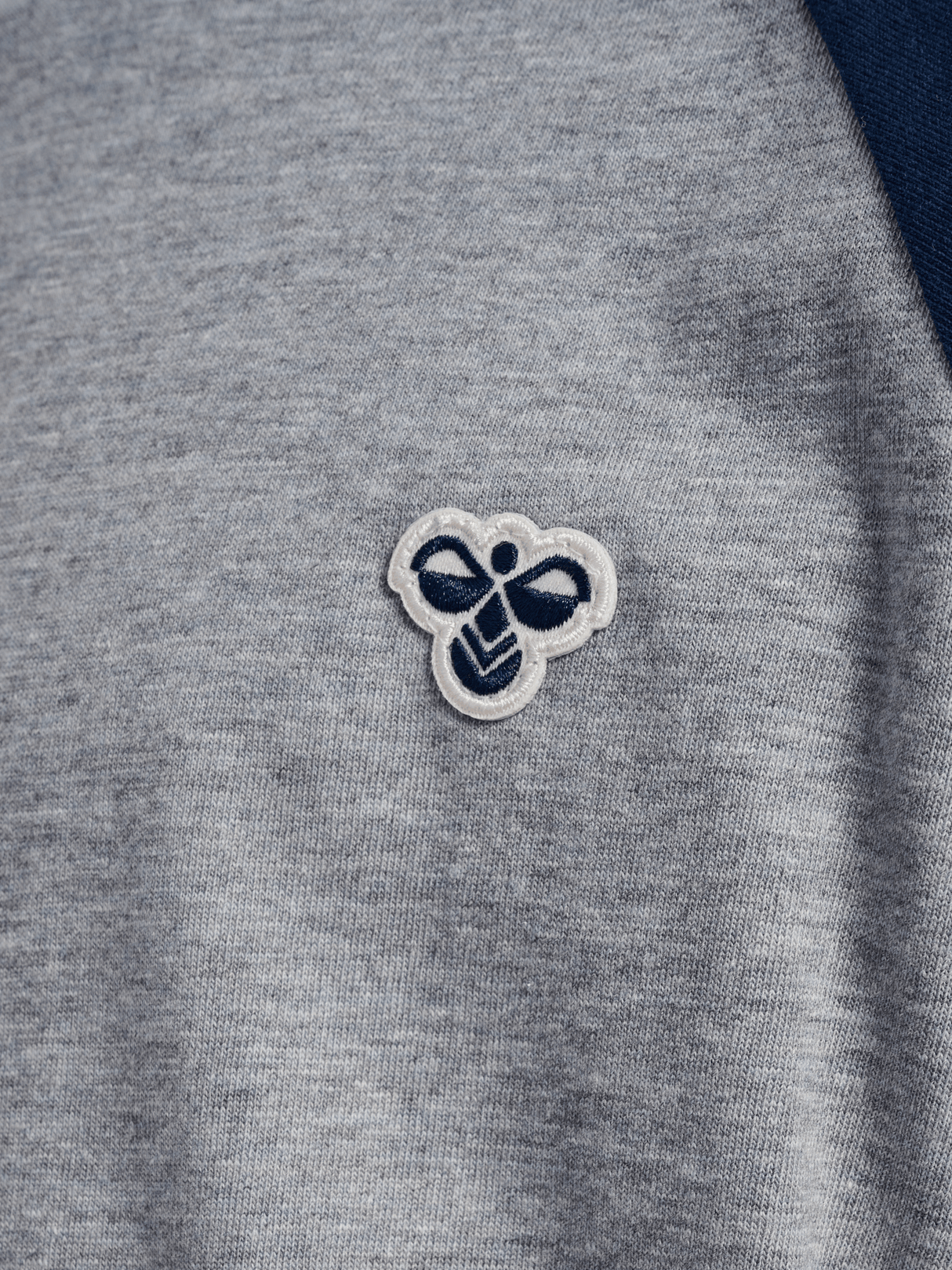 hummel Youth Raglan Loose Long Sleeve T-Shirt Bee-3