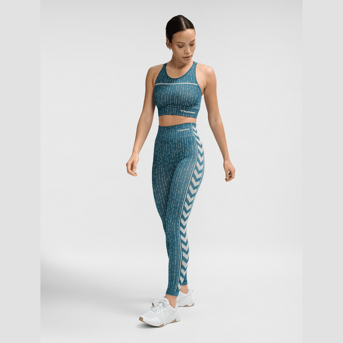 hummel Women's Mindful Training Drops Seamless Sports Bra-4